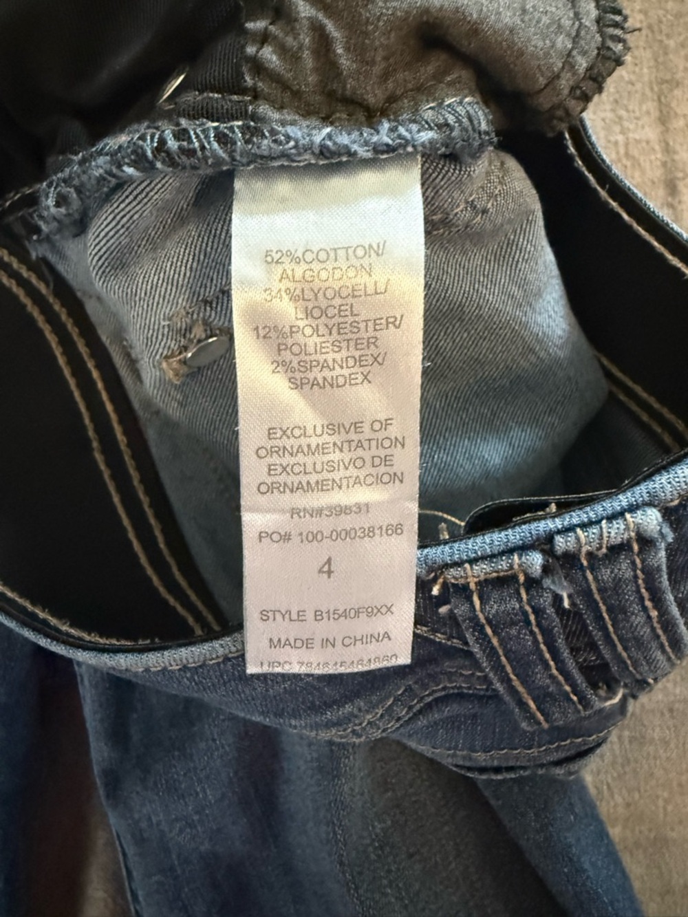Democracy Womens Size 4 Ab Technology Skinny Jeans Dark/Med Wash Frayed Hem - Picture 11 of 11